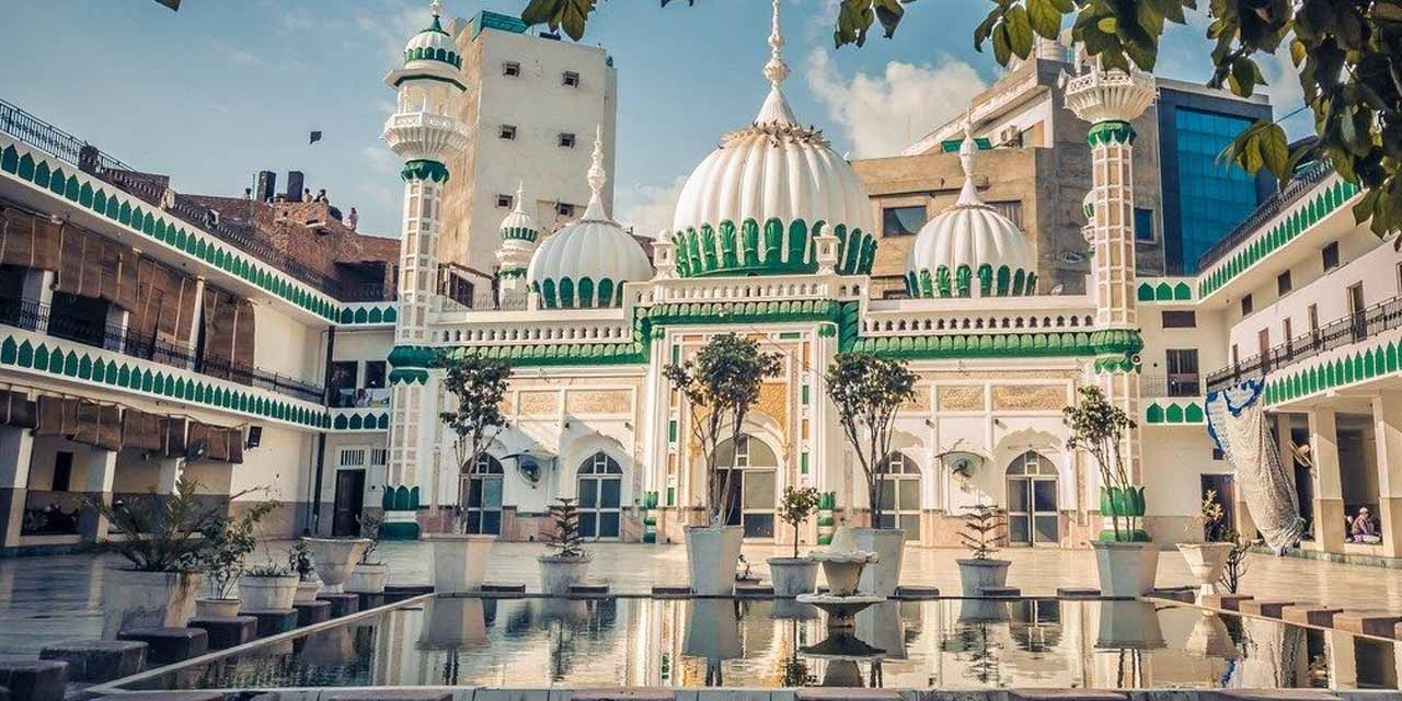 Jama Masjid Amritsar finished construction in 1876, built by Muhammad Khairuddin